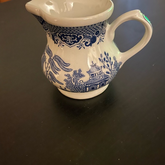 Vintage Blue Willow Sugar Bowl and Creamer - Picture 3 of 14